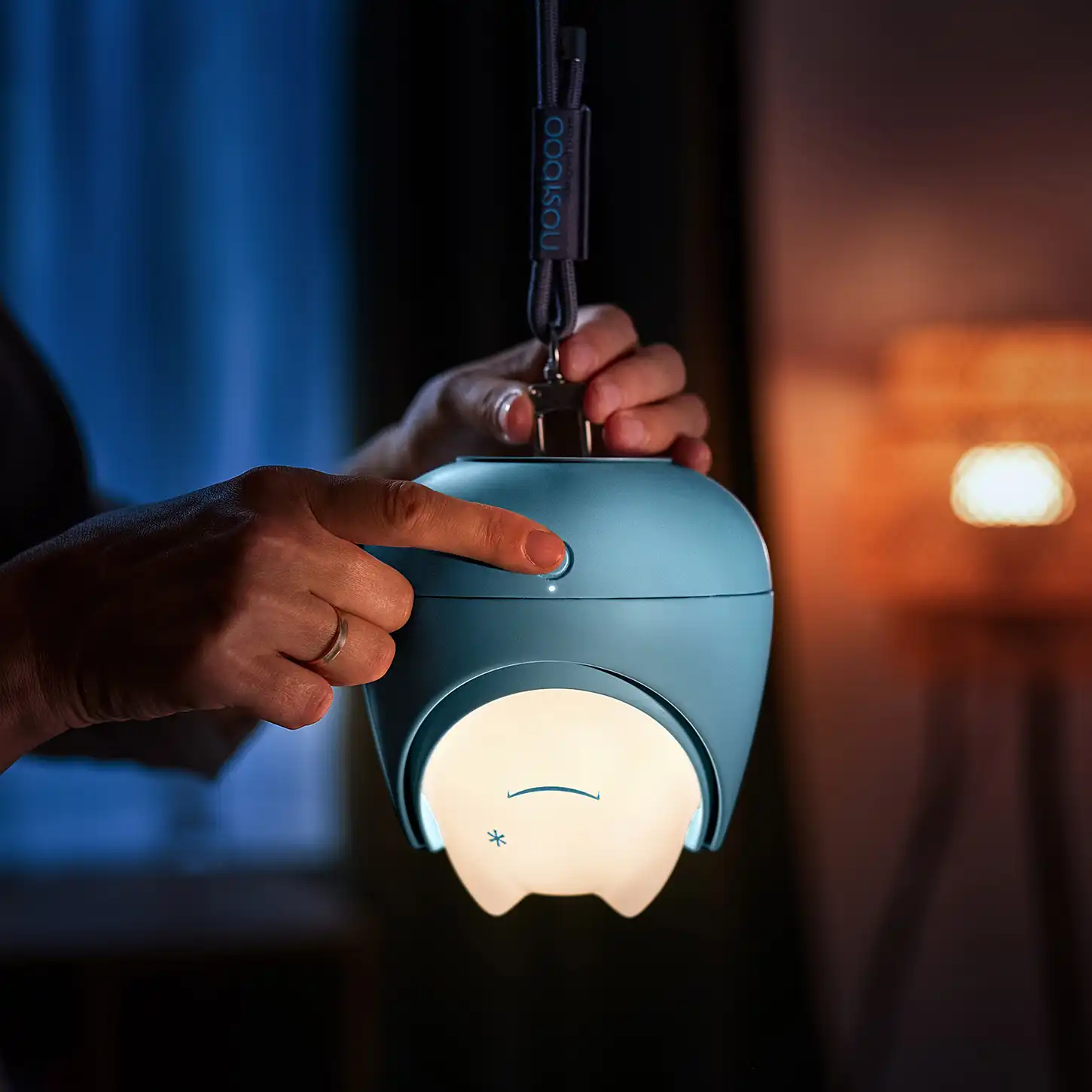 Nosiboo Zigg – lampka nocna zawieszona jak nietoperz