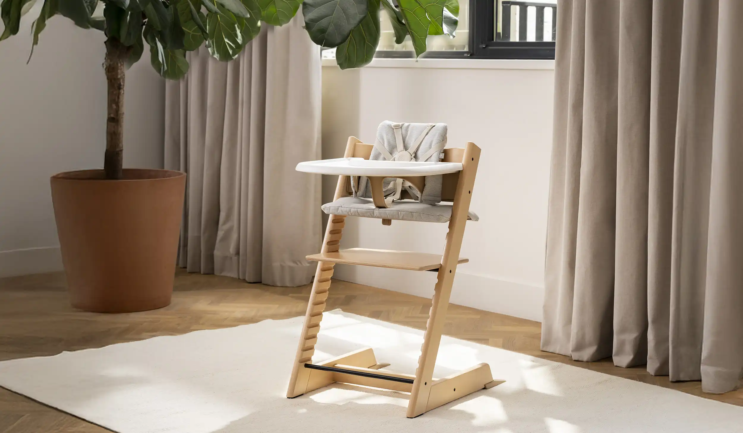 Stokke Tripp Trapp 3w1 Natural – krzesełko do karmienia z tacką i Baby Setem