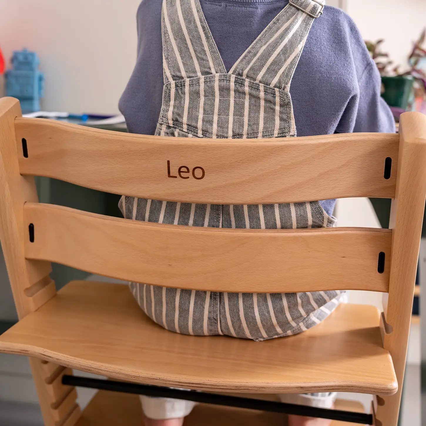 Stokke Tripp Trapp z grawerem imienia Leo - krzesełko w kolorze natural