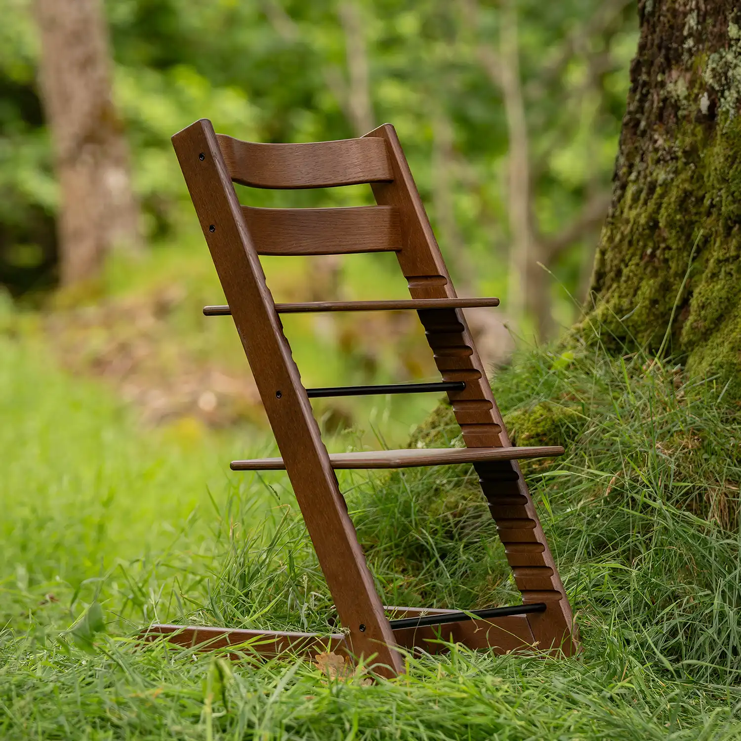 Naturalne europejskie drewno bukowe wykorzystywane w Tripp Trapp kolor oak warm brown
