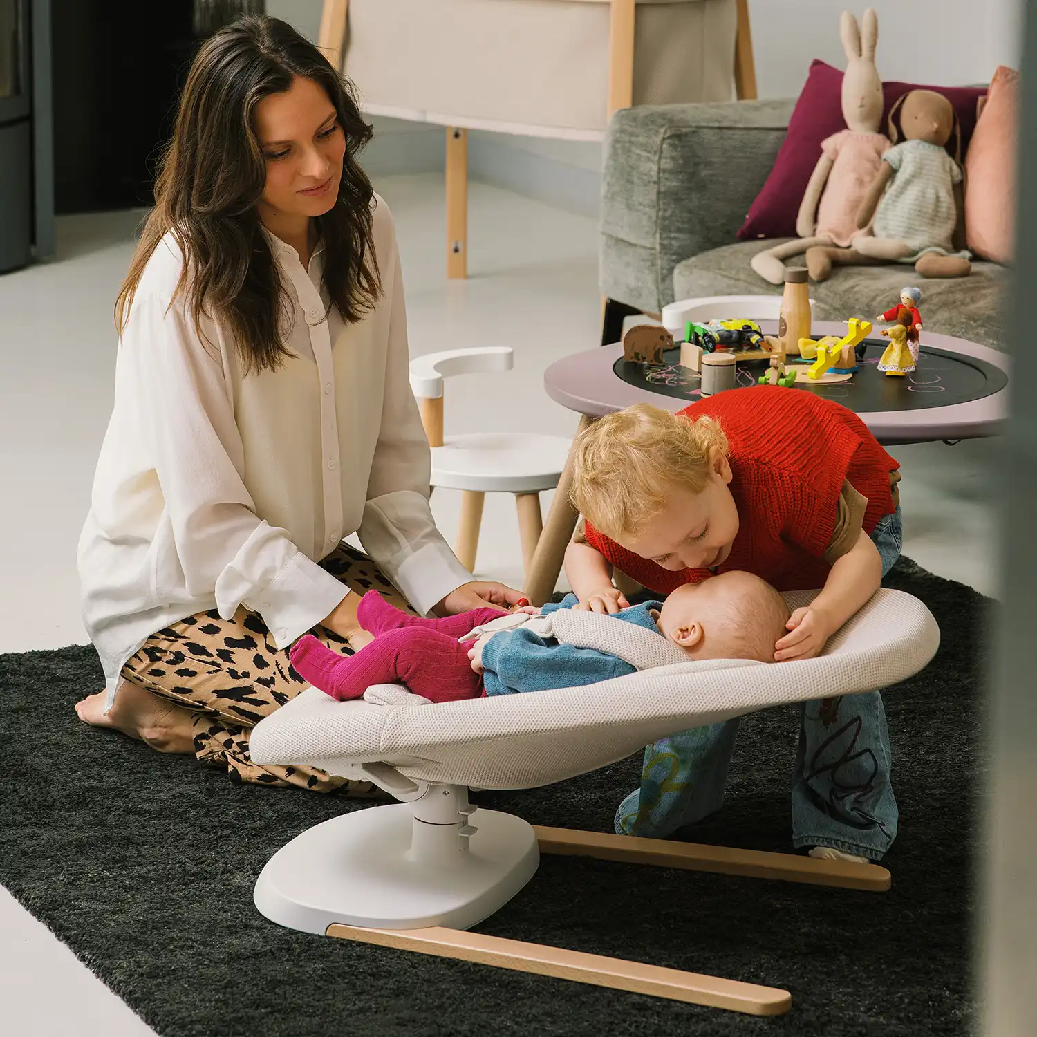 Natural baby movement and rocking in the Stokke Yoga bouncer