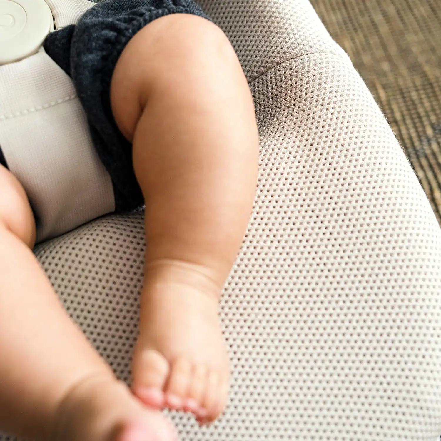 Breathable 3D mesh fabric on Stokke Yoga