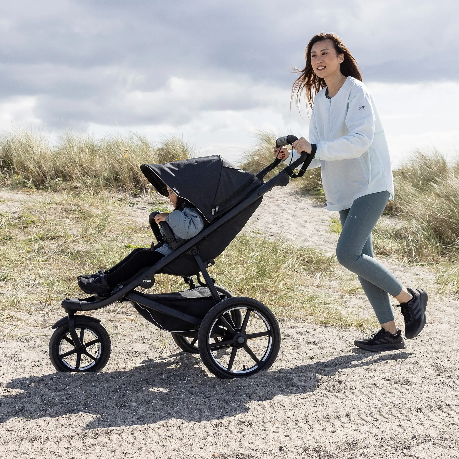 Thule Urban Glide 3 – prowadzenie terenowe i blokada przedniego koła