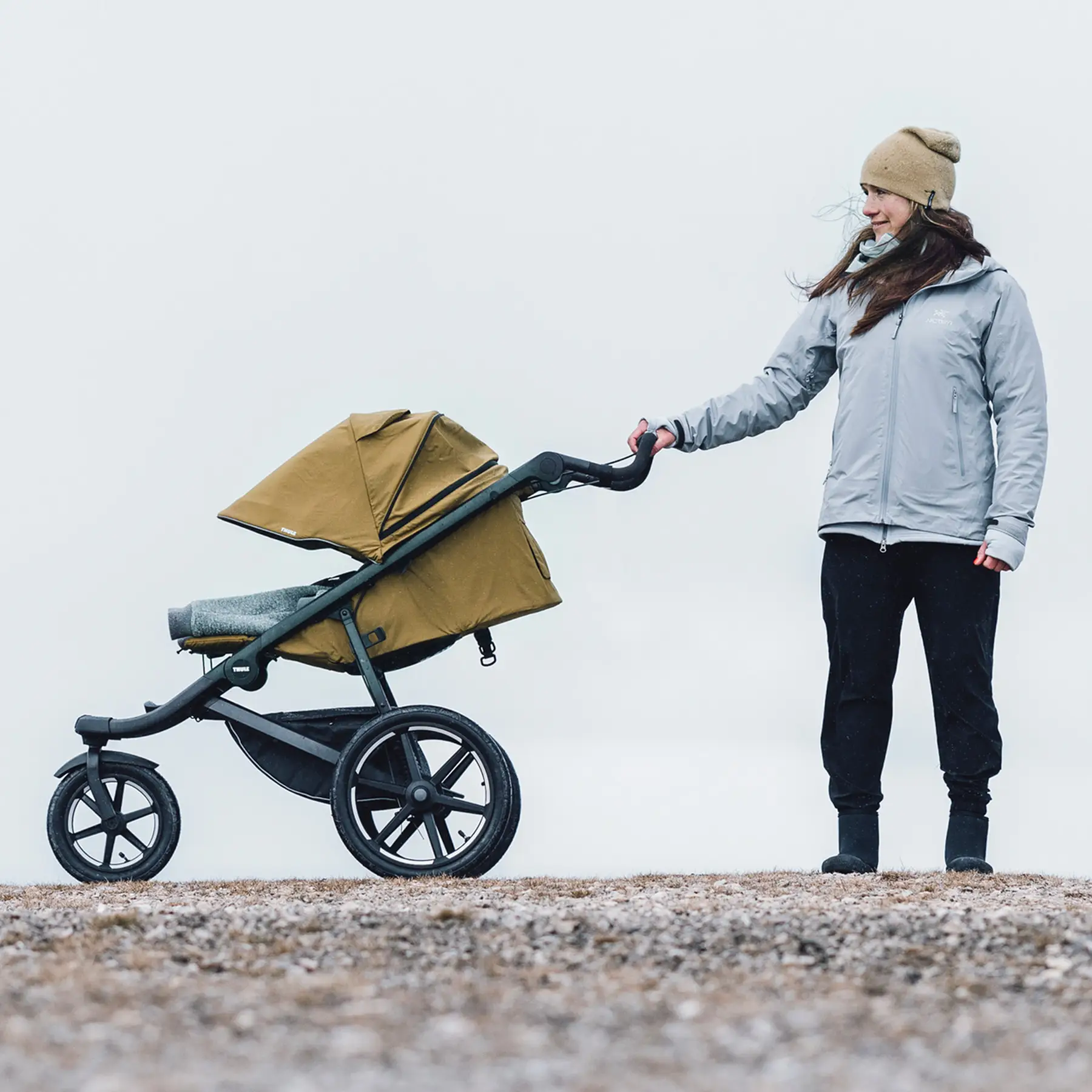 Thule Urban Glide 3 – siedzisko z pozycją leżącą, regulowany podnóżek i wentylacja