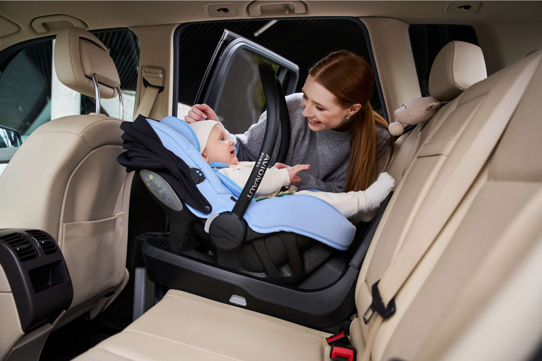 Avionaut | Pixel PRO + Base IQ Orbit Isofix | Lekki Fotelik Samochodowy 0-13 kg z Bazą | Beige nekki_fotelik_nosidelko_dla_dziecka