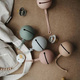 Mushie | Etui na smoczek do wózka | Kula Ball Dried Thyme