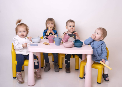 Baby In World® silikonowa miskeczka z łyżeczką 