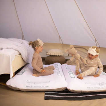Jetkids™ by Stokke® Cloudsleeper materacyk–łóżeczko turystyczne