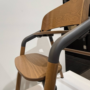 Bugaboo® Giraffe High Chair | Warm Wood + Grey
