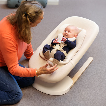 Stokke® Yoga™ leżaczek–bujak niemowlęcy