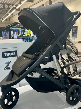 Thule® Spring trójkołowy wózek spacerowy | Matt Black + Midnight Black (EKSPOZYCJA)