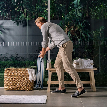 Stokke® Flexi Bath® X-Large Bundle large folding bathtub + infant insert | Sandy Beige banner