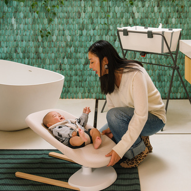 Stokke® Yoga™ leżaczek–bujak niemowlęcy