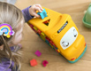 B.Toys™ AlphaBus autobus z alfabetem magnetycznym