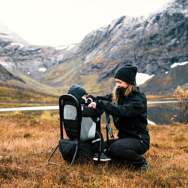 Thule® Sapling Professional Sport-Touring Baby Carrier | Black