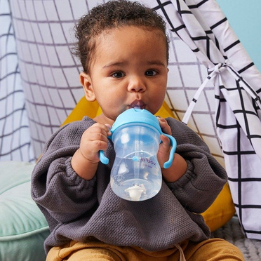 B.Box® N! innovative bottle with a straw
