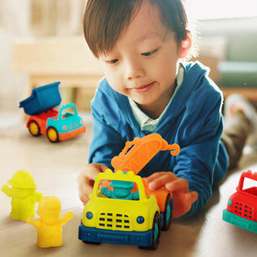B.Toys™ Happy Cruisers zestaw 3 samochodów budowlanych z figurkami kierowców