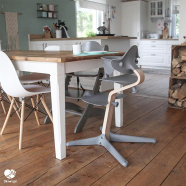 Stokke® Nomi® krzesełko ergonomiczne Natural White Oak + Navy