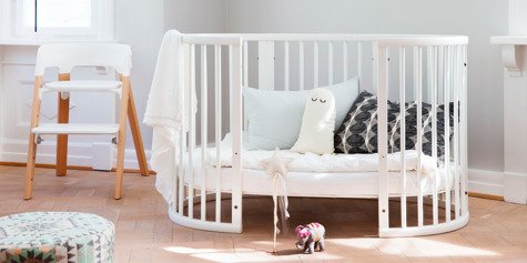 Stokke® Sleepi™ Bed łóżeczko owalne z materacem 127 x 74 cm | Natural