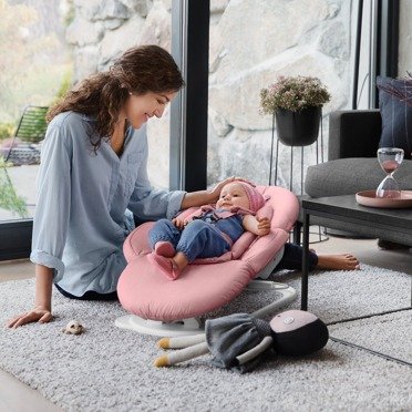 Stokke® Steps™ Bouncer leżaczek niemowlęcy z funkcją naturalnego bujania | Deep Grey