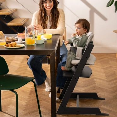 Stokke® Tripp Trapp® Complete Set zestaw 4w1, krzesełko do karmienia + leżaczek + baby set + tacka | Black