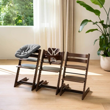 Stokke® Tripp Trapp® drewniane krzesełko dla dziecka | Exclusive Oak Brown (dąb)