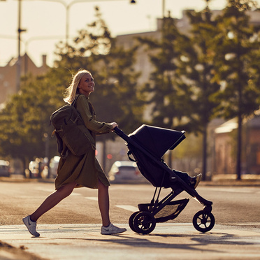 Thule | Spring | Lekki Wózek Spacerowy | Matt Black + Midnight Black 
